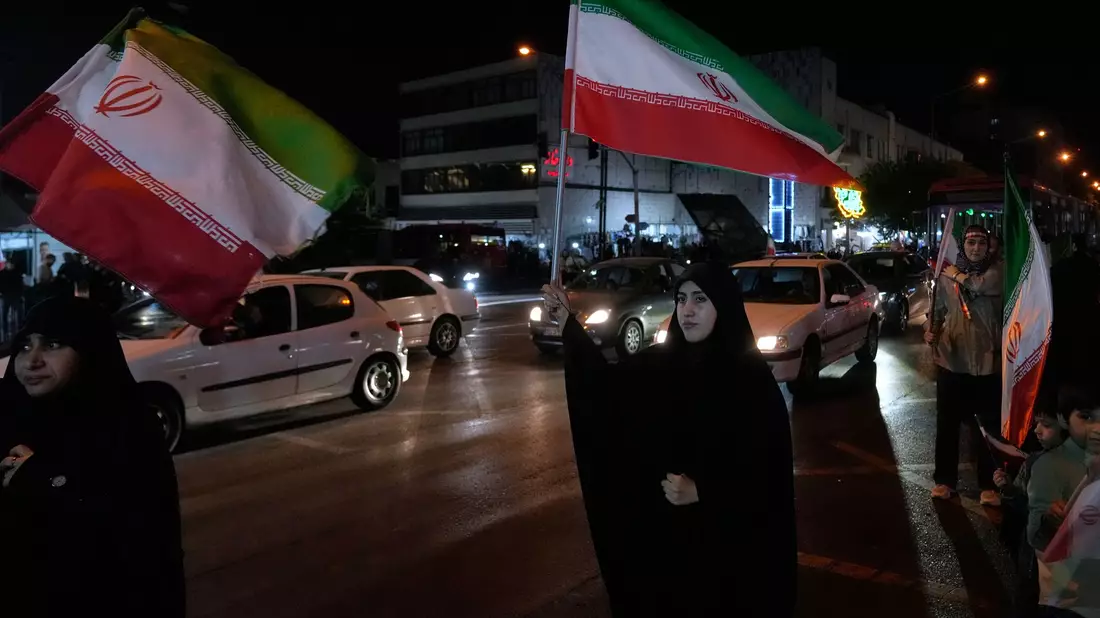 Die Führung im Iran kontert Trumps verbale Drohungen.  - Bild: Vahid Salemi/AP/dpa