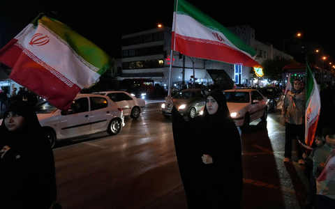 Die Führung im Iran kontert Trumps verbale Drohungen.  - Foto: Vahid Salemi/AP/dpa