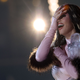 Scheint es kaum fassen zu können: ESC-Siegerin Dara aus Bulgarien. - Foto: Jens Büttner/dpa