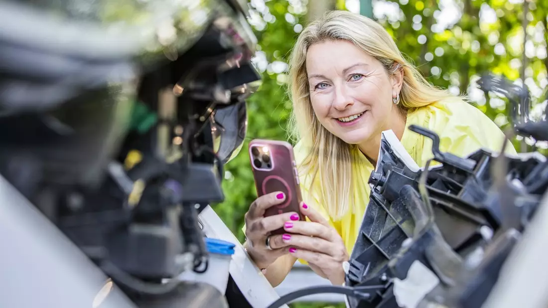 DEVK-Umfrage: Hohe Spritpreise machen den Wechsel zum E-Auto attraktiv - Bild: presseportal.de