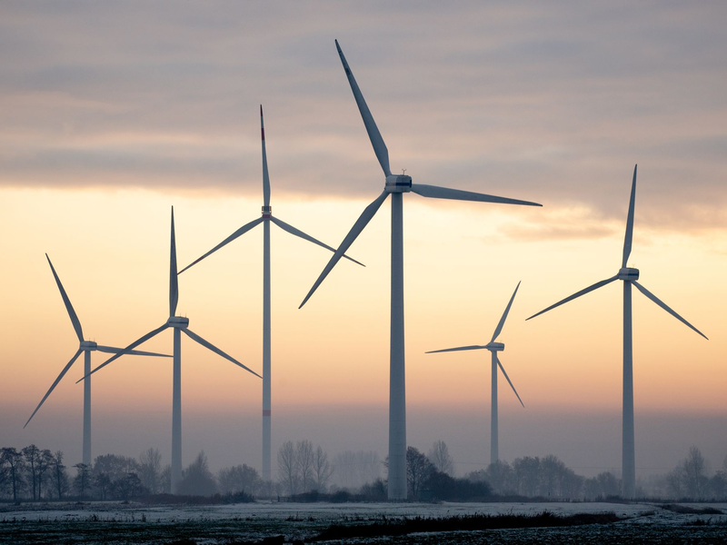 Deutschland hat erstmals seit 2023 wieder mehr Strom ins Ausland verkauft als eingeführt. (Symbolbild) - Foto: Hauke-Christian Dittrich/dpa