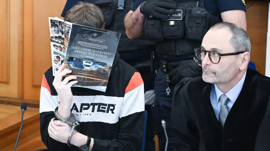 Der 18-Jähriger muss nun für einige Jahre in Haft. Das Urteil ist aber noch nicht rechtskräftig. (Archivbild) - Bild: Bernd Weißbrod/dpa