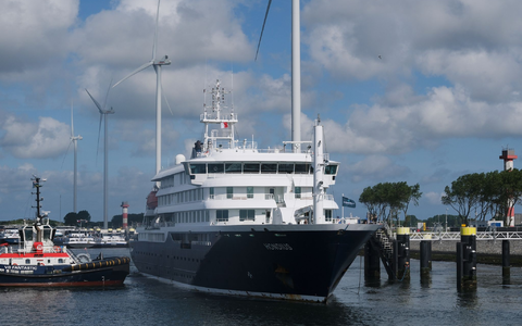 Das Kreuzfahrtschiff «Hondius» ist zurück in den Niederlanden - die Besatzung muss in Quarantäne. - Foto: Patrick Post/AP/dpa