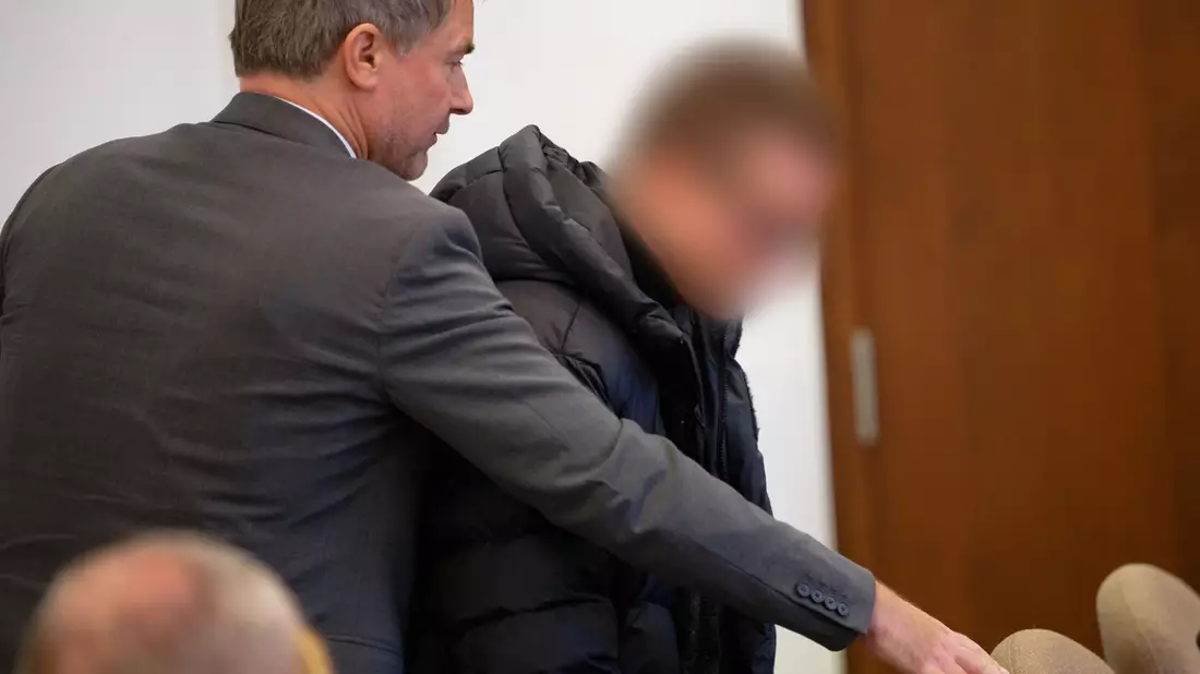 Vor Gericht übernahm der Autofahrer Verantwortung für den Unfall. - Bild: Henning Kaiser/dpa
