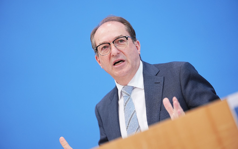 Dobrindt: «Wir rüsten auf beim Bevölkerungsschutz und der zivilen Verteidigung». (Archivfoto) - Foto: Michael Kappeler/dpa