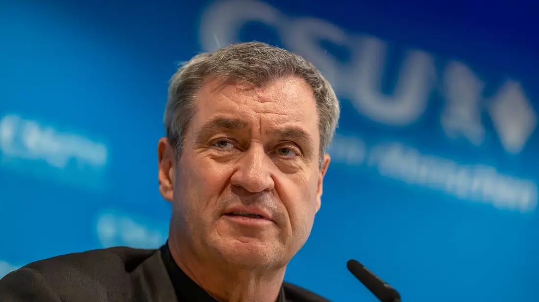 CSU-Chef Söder kann sich eine Verlängerung vorstellen. (Archivbild) - Bild: Peter Kneffel/dpa