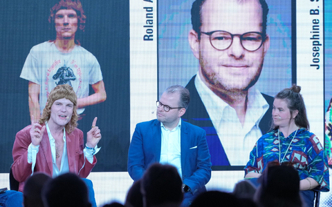 Wissenschaftlerinnen und Wissenschaftler fordern in der Debatte um ein Social-Media-Verbot für unter 16-Jährige, die Plattform stärker in die Verantwortung zu nehmen.  - Foto: Soeren Stache/dpa