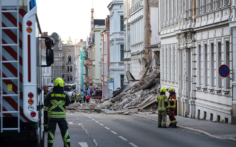 Da durch das Gasleck, Gas austrete, müssten die Einsatzkräfte sehr vorsichtig vorgehen, hieß es in der Nacht. - Foto: Paul Glaser/dpa