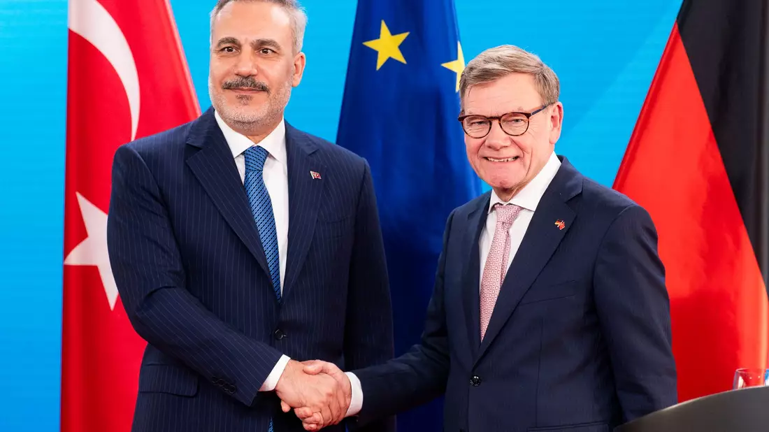 Deutschland und die Türkei setzen weiterhin auf eine diplomatische Lösung im Iran-Krieg.  - Bild: Christophe Gateau/dpa