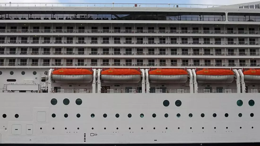 Kreuzfahrtschiff mit Rettungsbooten (Archiv) - Bild: via dts Nachrichtenagentur