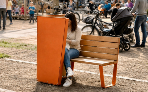 Neue Sitzbank sorgt für andere Sicht aufs Stillen in der Öffentlichkeit / Stillen ist gesund, trotzdem werden Mütter dafür angefeindet. Start-up will das mit einer Sitzbank für Eltern ändern - Foto: presseportal.de