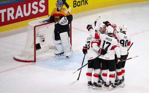 Bislang jubelt nur der Gegner: Deutschland droht bei der Eishockey-WM die nächste herbe Enttäuschung. - Foto: Andreas Becker/KEYSTONE/dpa