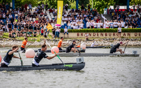 Bootsbau aus Beton / 20. Betonkanu-Regatta in Brandenburg a. d. Havel - Foto: presseportal.de