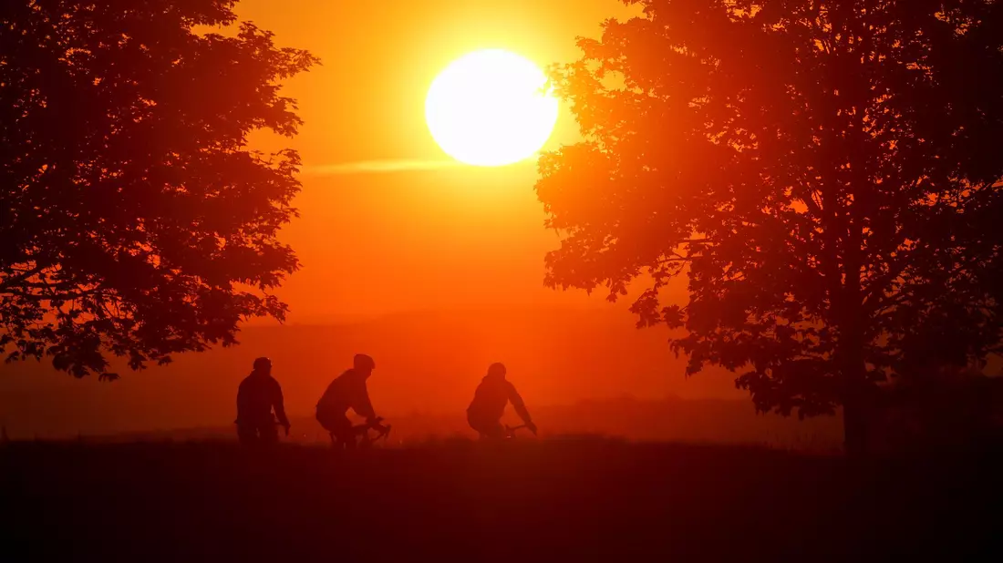 Bis zu 16 Sonnenstunden pro Tag sind am Wochenende möglich. (Archivbild) - Bild: Thomas Warnack/dpa