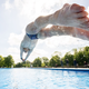 «Badehose und Sonnenhut statt Regenjacke und Regenschirm» empfiehlt DWD-Meteorologe Schmid für das Wochenende. (Archivbild) - Foto: Julian Stratenschulte/dpa
