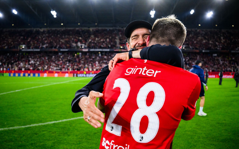 Zwei wichtige Erfolgsfaktoren: Trainer Julian Schuster (hinten) und Matthias Ginter (vorn). (Archivbild) - Foto: Tom Weller/dpa