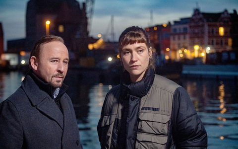 In der ZDF-Krimireihe «Stralsund» ermittelte der Schauspieler (l) gemeinsam mit Sophie Pfennigstorf. (Archivbild)  - Foto: Stefan Sauer/dpa