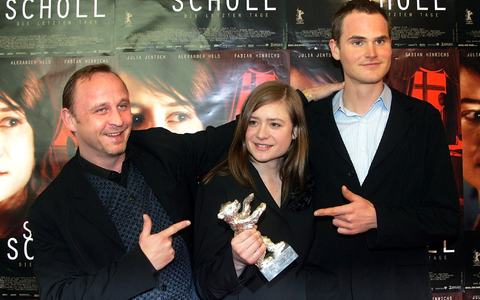 Im Kino war Alexander Held (vrnl) unter anderem im NS-Drama «Sophie Scholl - Die letzten Tage» zu sehen, neben Julia Jentsch und Fabian Hinrichs. (Archivbild) - Foto: Ursula Düren/dpa