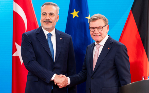 Deutschland und die Türkei setzen weiterhin auf eine diplomatische Lösung im Iran-Krieg.  - Foto: Christophe Gateau/dpa