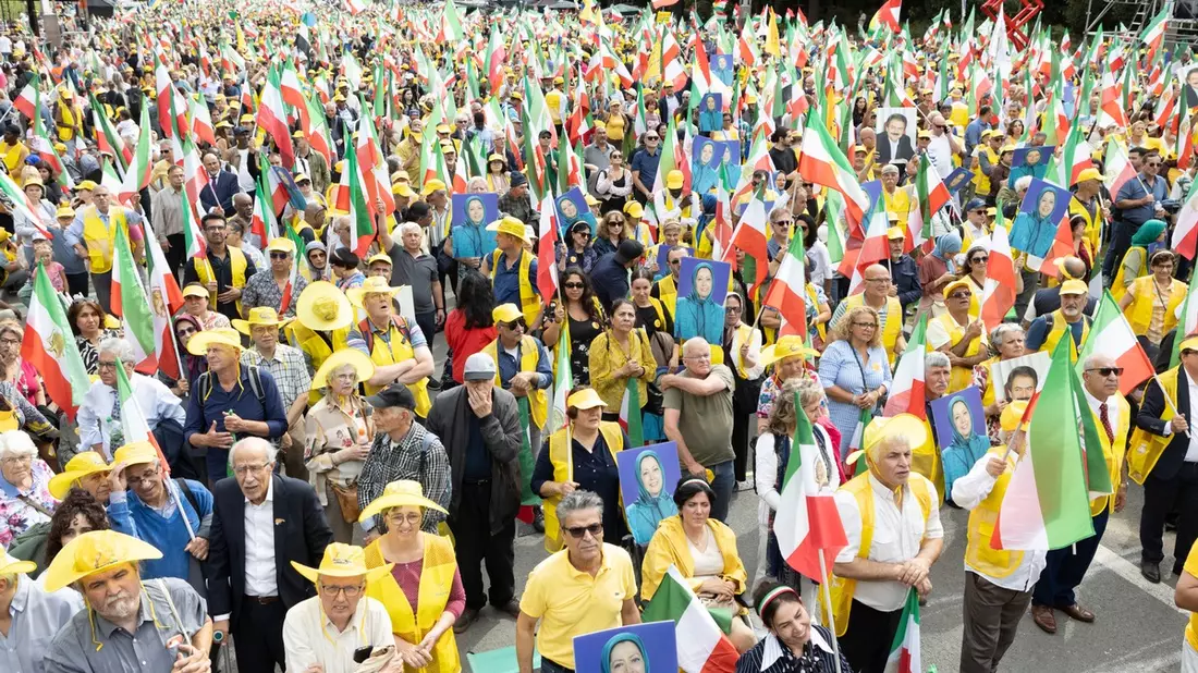 Mega-Protest in Paris: 100.000 Teilnehmer gegen Hinrichtungen und für eine demokratische Republik im Iran erwartet - Bild: presseportal.de