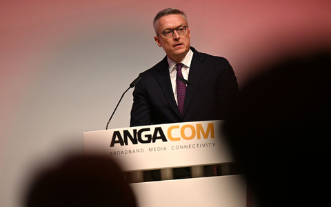 Ein DSL-Aus «mit der Brechstange» möche er nicht: Bundesdigitalminister Karsten Wildberger (CDU). - Foto: Wolf von Dewitz/dpa