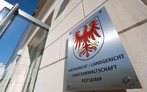 Das Landgericht Potsdam befasst sich mit der Anklage gegen einen Kinderarzt wegen Straftaten gegen die sexuelle Selbstbestimmung. Es geht um 130 Fälle und mehr als 70 Betroffene. (Symbolbild)  - Foto: Soeren Stache/dpa-Zentralbild/dpa