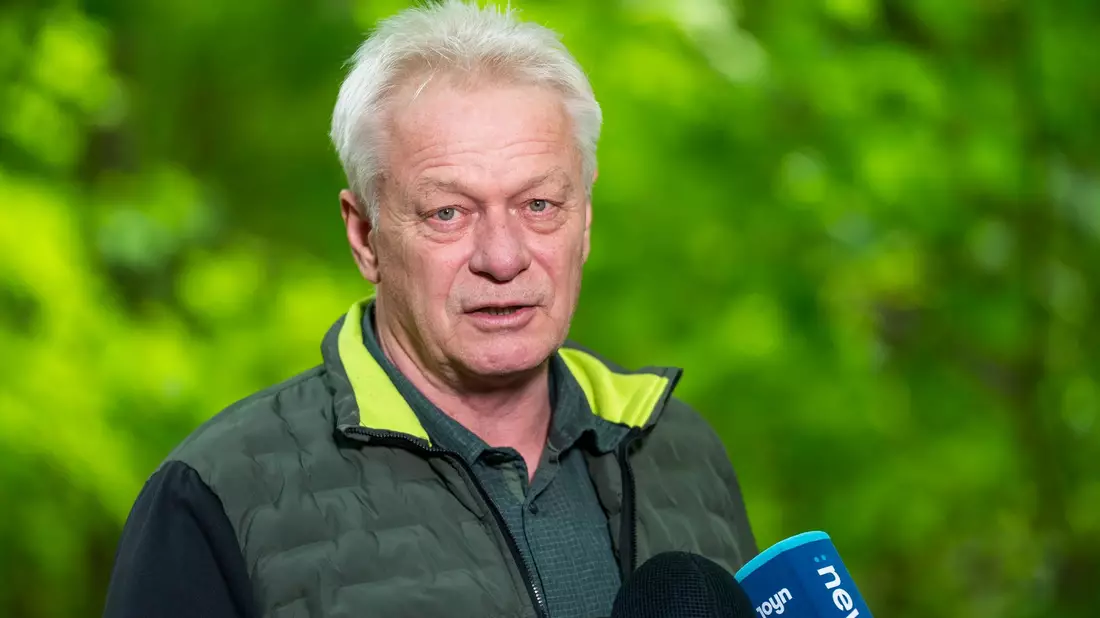 Minister Rainer: «Wald schützen heißt Wald nutzen.» - Bild: Christophe Gateau/dpa