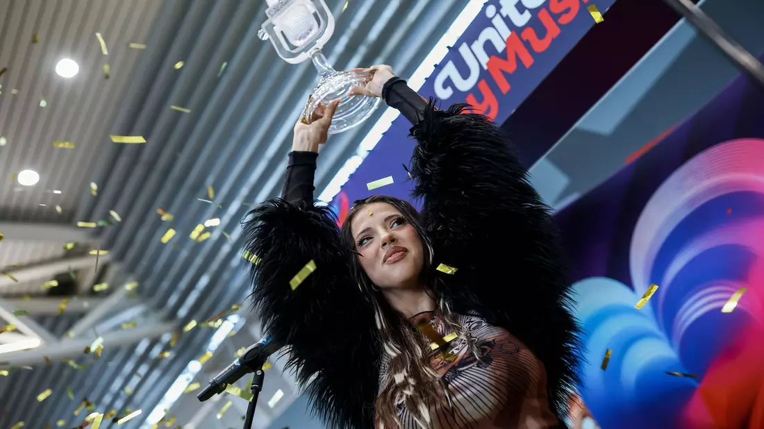 Am Sonntag war Dara bereits am Flughafen von Sofia von Fans gefeiert worden. (Archivbild) - Bild: -/AP/dpa