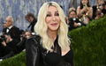 «Es gibt 20 Jahre alte Mädels, die nicht das können, was ich kann», sagt Cher über sich. Kürzlich nahm sie an der Met Gala 2026 teil. (Archivbild) - Foto: Evan Agostini/Invision/AP/dpa