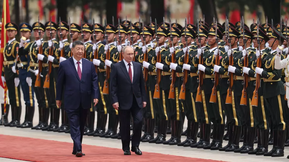 Kurz nach Donald Trump wird auch der russische Präsident Wladimir Putin in Peking empfangen. - Bild: Maxim Shemetov/Pool Reuters/AP/dpa