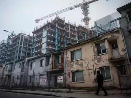 Wohnungsmarkt 2026: Reform-Pläne, Baukrise und soziale Spannungen - Foto: über boerse-global.de