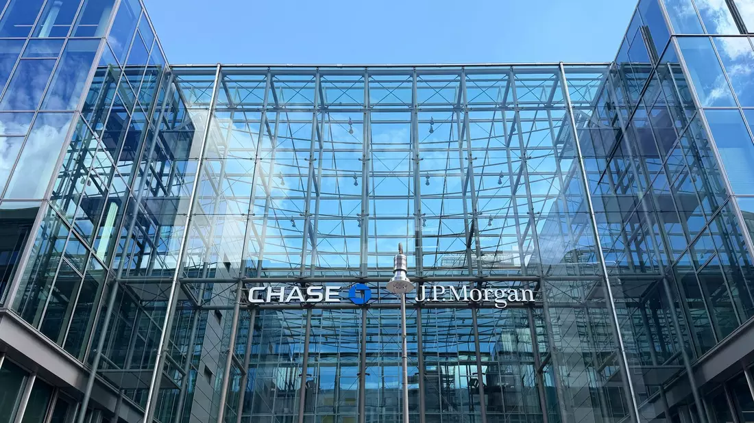 Schrittweise will Chase ihr App-basiertes Angebot für Privatkunden in Deutschland ausbauen und «zu einer führenden digitalen Hausbank» für Verbraucher werden. - Bild: Julian Degler/dpa