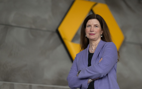 Kämpft um die Eigenständigkeit der Commerzbank: Vorstandschefin Bettina Orlopp. (Archivbild) - Foto: Boris Roessler/dpa
