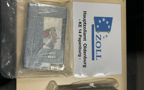 HZA-OL: Über 3 Kilogramm Kokain fand der Zoll aus Papenburg in einem PKW in Rhede bei einem 30-jährigen Mann aus dem Landkreis Wesermarsch. - Foto: presseportal.de