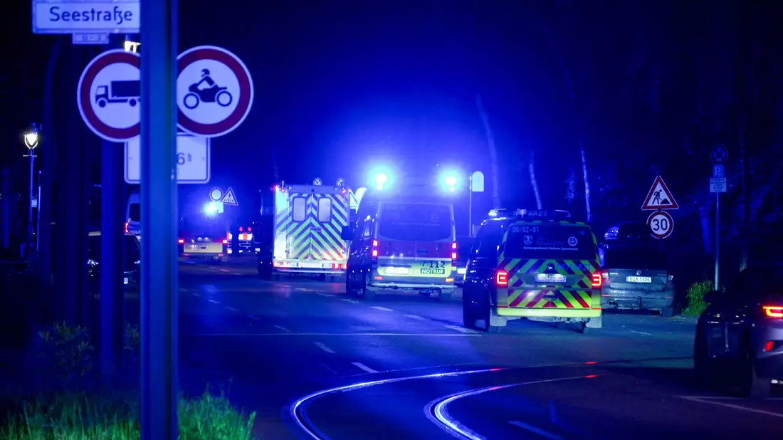 Ein Ebola-Patient wird in der Berliner Charité behandelt.  - Bild: Christophe Gateau/dpa