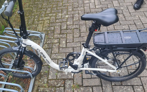 POL-STD: Polizei Drochtersen sucht Eigentümer von E-Bike, Wohnhausbrand in Estebrügge - Foto: presseportal.de