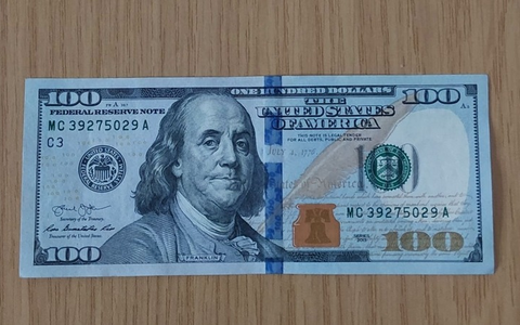 BPOLI EF: $100-Banknote am Hauptbahnhof aus dem Verkehr gezogen - Foto: presseportal.de