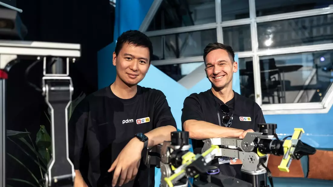 Espresso aus Roboterhand: Das Örtliche zeigt die Zukunft lokaler Betriebe - Bild: presseportal.de