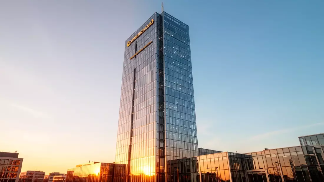 Commerzbank-Aktionäre stellen sich geschlossen hinter Eigenständigkeitskurs - Bild: über boerse-global.de