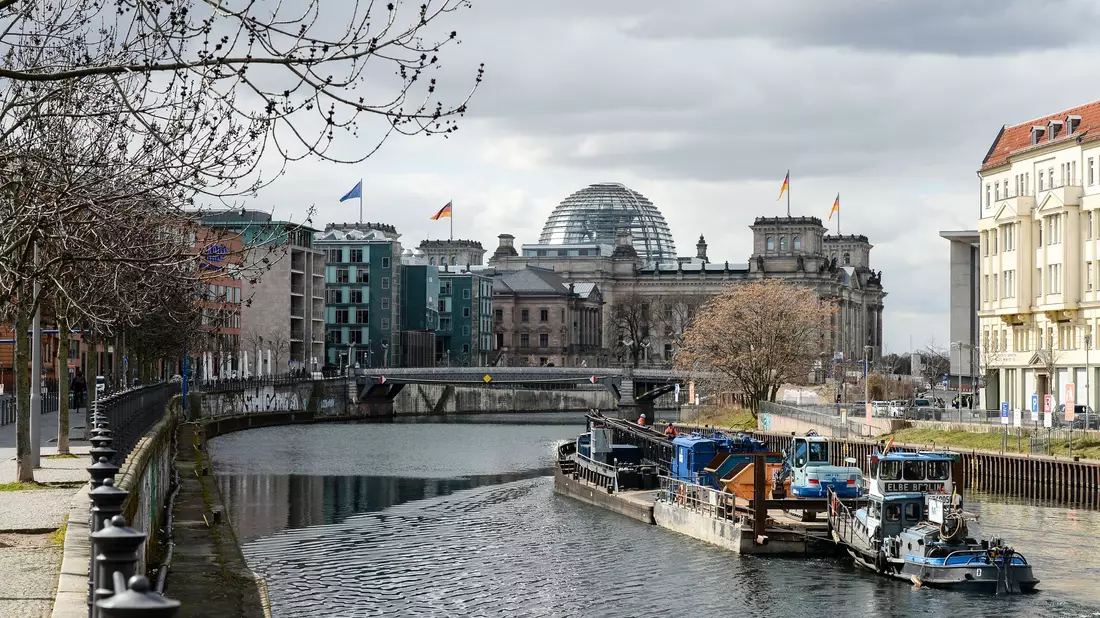 Der Bundestag verzichtet auf ein millionenschweres Bauprojekt in Reichstagsnähe - Bild: Jens Kalaene/dpa-Zentralbild/dpa