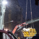 Auch im Dunkeln wurde die Suche nach den Vermissten fortgesetzt.  - Foto: Paul Glaser/dpa