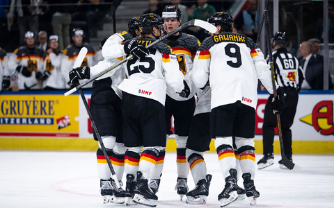 Das deutsche Eishockey-Team trat gegen die USA verbessert auf.  - Foto: Andreas Becker/KEYSTONE/dpa