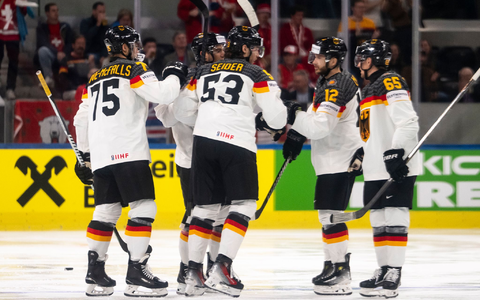 Weltklasse-Verteidiger Moritz Seider sorgt für die erste deutsche Führung bei der WM in der Schweiz. - Foto: Andreas Becker/KEYSTONE/dpa