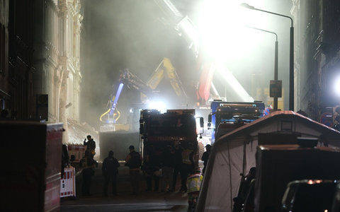 Einsatzkräfte machten in der Nacht einen traurigen Fund.  - Foto: Sebastian Willnow/dpa