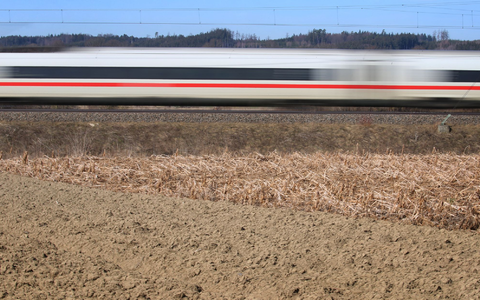 Bundestag will Weg für Bahn-Neubaustrecken freimachen - Foto: Karl-Josef Hildenbrand/dpa