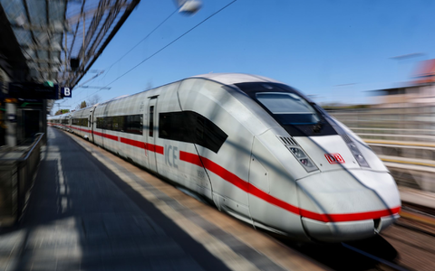 Am Pfingstwochenende erwartet die Bahn viele Fahrgäste in ihren Zügen. (Archivbild) - Foto: Jan Woitas/dpa