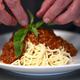 Kein Gericht verkaufte Apetito häufiger in Kantinen als dieses: Spaghetti Bologonese.  - Foto: Wolf von Dewitz/dpa