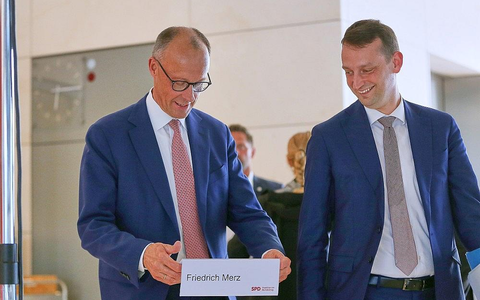 Friedrich Merz und Jacob Schrot (Archiv) - Foto: via dts Nachrichtenagentur