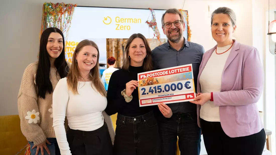 Traumtaler für GermanZero: Über 2,4 Millionen Euro für Projekt #Platzmachen für die Natur in Kooperation mit der Deutschen Jugendfeuerwehr - Bild: presseportal.de