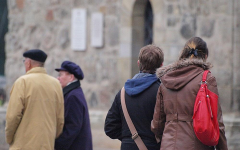 Senioren und Jugendliche (Archiv) - Foto: via dts Nachrichtenagentur